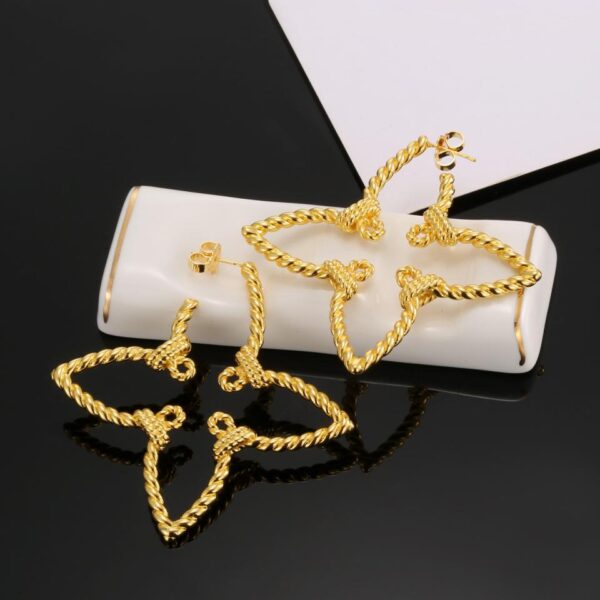 replica,repliche,fake,1:1,earrings,bracelet,ring,jewelry I nuovi orecchini cavi twist di LV Iconic quadrifoglio di Louis Vuitton (E7D9)