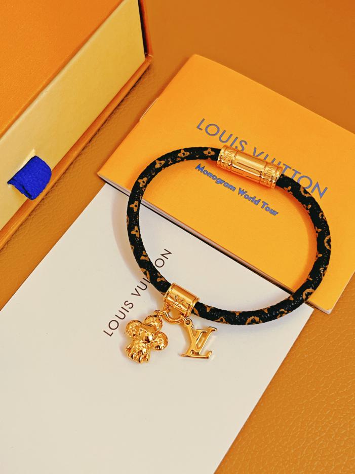replica,repliche,fake,1:1,earrings,bracelet,ring,jewelry Bracciale in pelle Louis Vuitton lcon Vivienne Vivibo Giva (C8EA) replica,repliche,fake,1:1,earrings,bracelet,ring,jewelry Bracciale in pelle Louis Vuitton lcon Vivienne Vivibo Giva (C8EA)