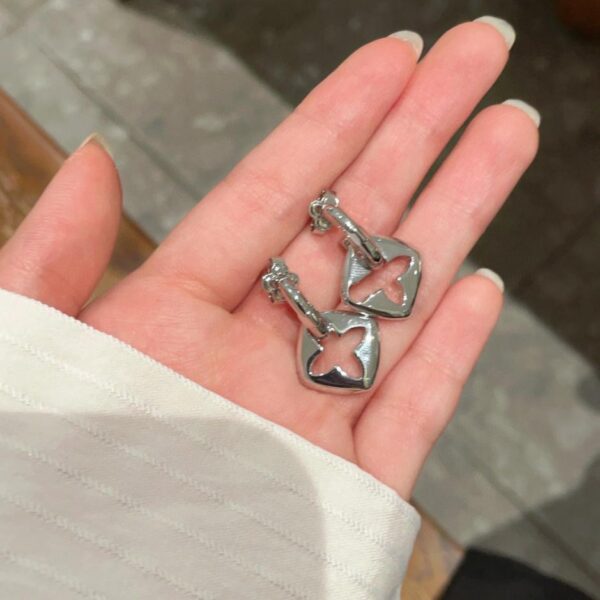 replica,repliche,fake,1:1,earrings,bracelet,ring,jewelry Nuovi orecchini Louis Vuitton (31E2)