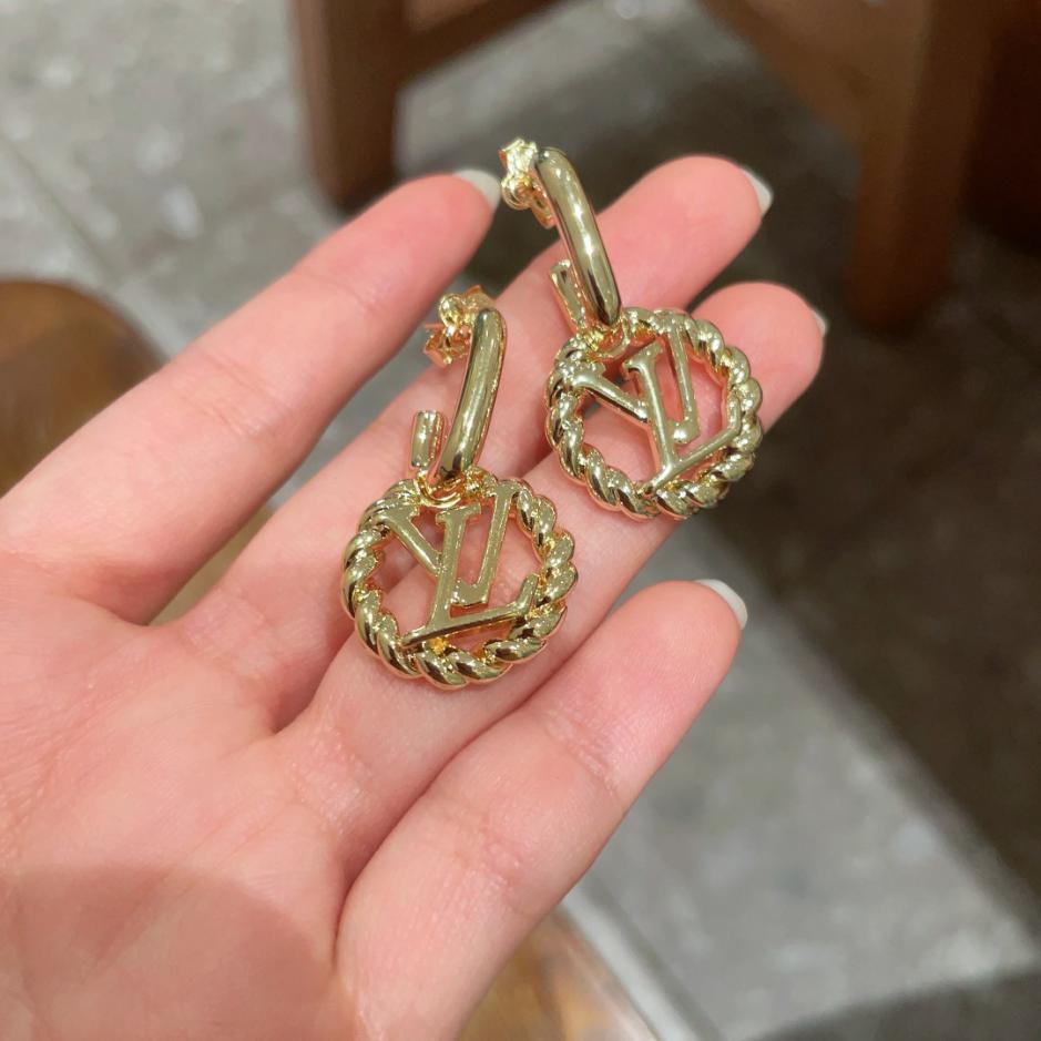 replica,repliche,fake,1:1,earrings,bracelet,ring,jewelry Orecchini a bottone Louis Vuitton (D9BA) replica,repliche,fake,1:1,earrings,bracelet,ring,jewelry Orecchini a bottone Louis Vuitton (D9BA)