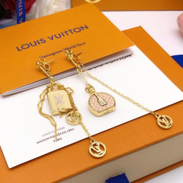 replica,repliche,fake,1:1,earrings,bracelet,ring,jewelry Orecchini con nappa per borsa Louuis Vuitton (B02E)