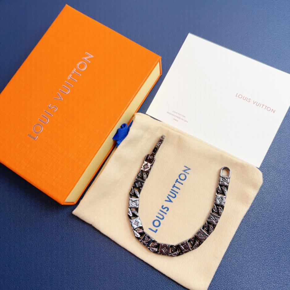 replica,repliche,fake,1:1,earrings,bracelet,ring,jewelry Bracciale legato con monogramma Louuis Vuitton (8FBA) replica,repliche,fake,1:1,earrings,bracelet,ring,jewelry Bracciale legato con monogramma Louuis Vuitton (8FBA)
