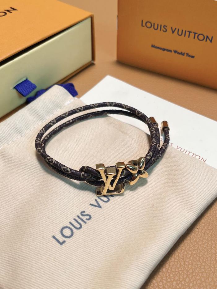 replica,repliche,fake,1:1,earrings,bracelet,ring,jewelry Bracciale Louis Vuitton Bloom (93CF) replica,repliche,fake,1:1,earrings,bracelet,ring,jewelry Bracciale Louis Vuitton Bloom (93CF)