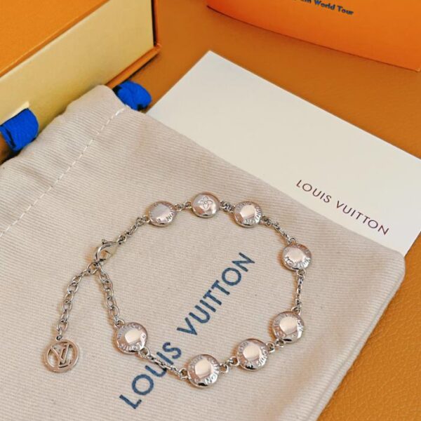 replica,repliche,fake,1:1,earrings,bracelet,ring,jewelry Bracciale Louuis Vuitton con borchie(1FD1)