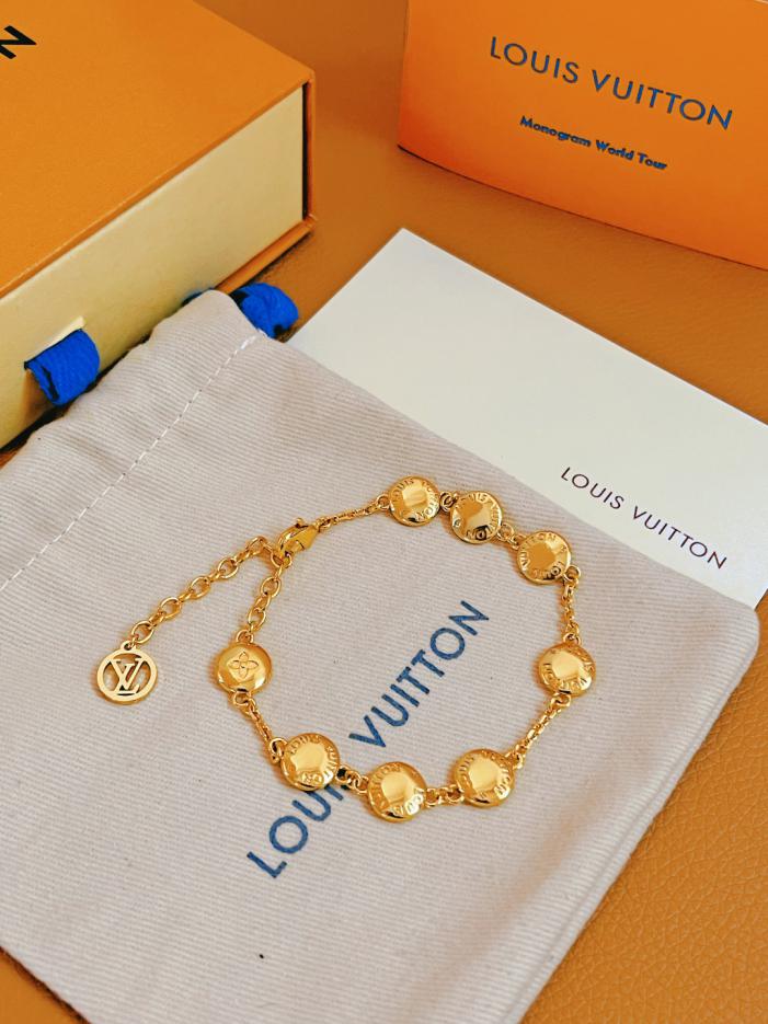 replica,repliche,fake,1:1,earrings,bracelet,ring,jewelry Bracciale con borchie Louis Vuitton(3D58) replica,repliche,fake,1:1,earrings,bracelet,ring,jewelry Bracciale con borchie Louis Vuitton(3D58)