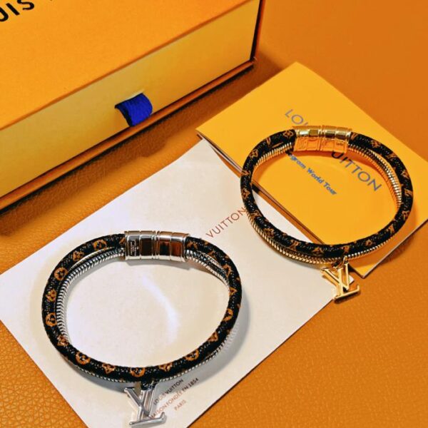 replica,repliche,fake,1:1,earrings,bracelet,ring,jewelry Bracciale a spirale con monogramma Louis Vuitton (D55A)