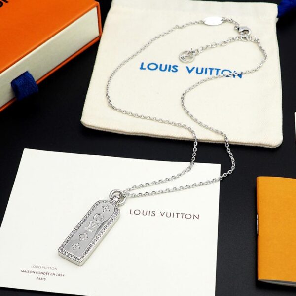 replica,repliche,fake,1:1,earrings,bracelet,ring,jewelry Collana Louis Vuitton con etichetta grande (D949)