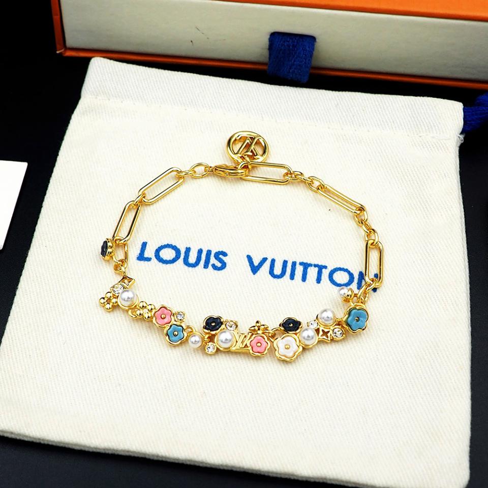 replica,repliche,fake,1:1,earrings,bracelet,ring,jewelry Louis Vuitton Nicolas Ghesquière Nuovo stile (13FB) replica,repliche,fake,1:1,earrings,bracelet,ring,jewelry Louis Vuitton Nicolas Ghesquière Nuovo stile (13FB)