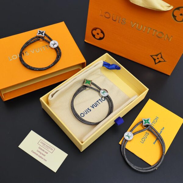 replica,repliche,fake,1:1,earrings,bracelet,ring,jewelry Serie di bracciali con fibbia in pelle fiore nero Louis Vuitton (63EF)