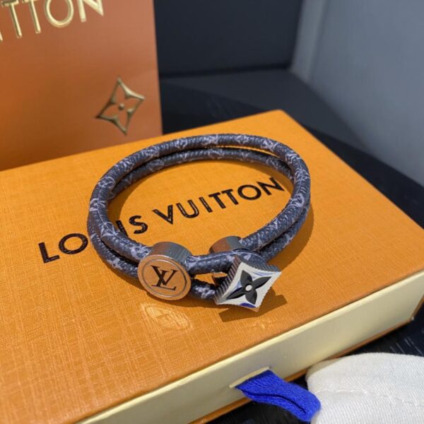 replica,repliche,fake,1:1,earrings,bracelet,ring,jewelry Bracciale decorativo in metallo stampato con logo LV, stesso stile per uomo e donna (C328)