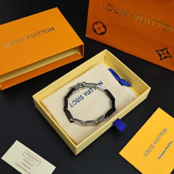Collana legata con monogramma Louis Vuitton (C13D)