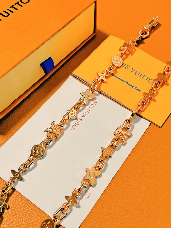 replica,repliche,fake,1:1,earrings,bracelet,ring,jewelry Collana Louuis Vuitton Monogram Craggy (E725) replica,repliche,fake,1:1,earrings,bracelet,ring,jewelry Collana Louuis Vuitton Monogram Craggy (E725)