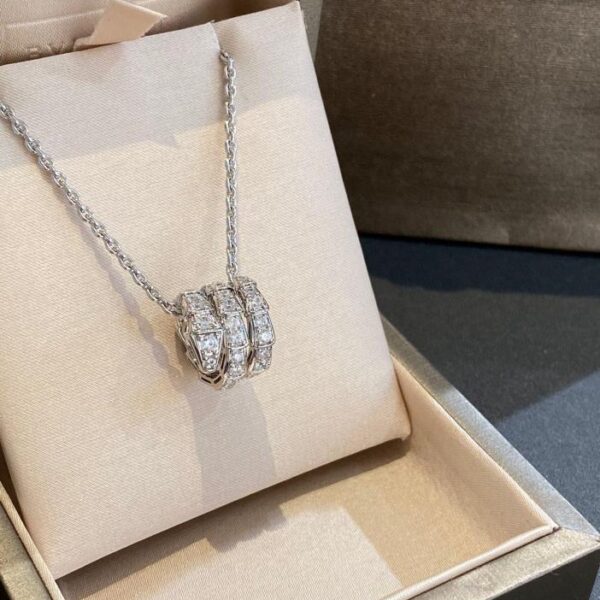 replica,repliche,fake,1:1,earrings,bracelet,ring,jewelry Bulgari nuova collana con pendente serpente (228B)