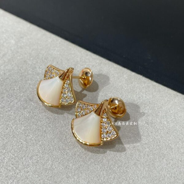replica,repliche,fake,1:1,earrings,bracelet,ring,jewelry Orecchini a bottone con gonna di diamanti in madreperla di Bulgari Diva (1F4C)
