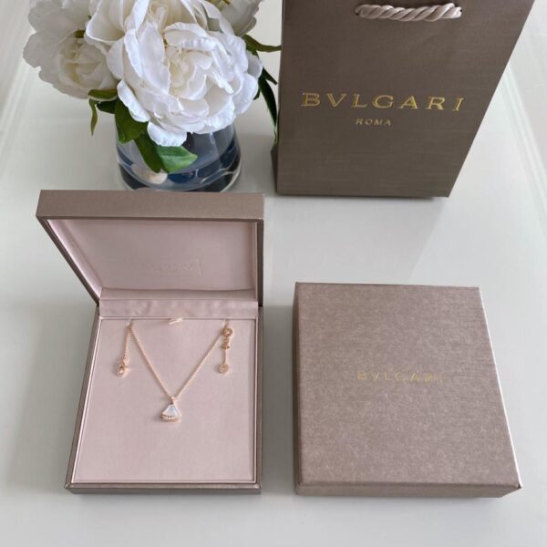 replica,repliche,fake,1:1,earrings,bracelet,ring,jewelry Collana Bvlgari con ventaglio con conchiglia bianca (8A4F)