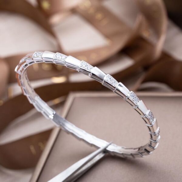 replica,repliche,fake,1:1,earrings,bracelet,ring,jewelry Bracciale Bvlgari in argento sterling BV con osso di serpente con diamanti (96C0)