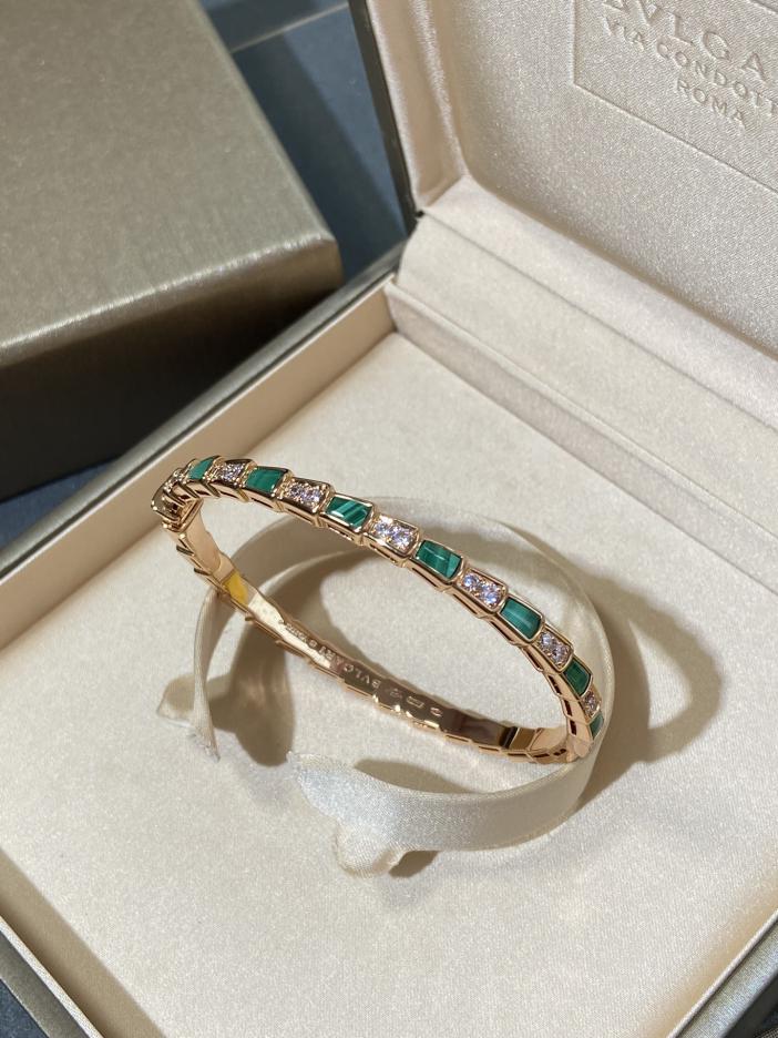 replica,repliche,fake,1:1,earrings,bracelet,ring,jewelry Bracciale Bulgari classico con osso di serpente (65E2) replica,repliche,fake,1:1,earrings,bracelet,ring,jewelry Bracciale Bulgari classico con osso di serpente (65E2)