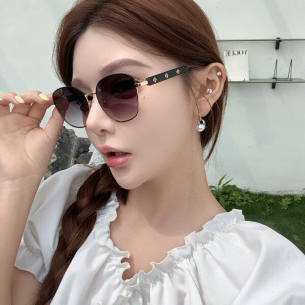 replica,repliche,fake,1:1,earrings,bracelet,ring,jewelry FENDI MODELLO FD8137