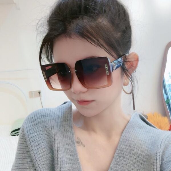 replica,repliche,fake,1:1,earrings,bracelet,ring,jewelry occhiali da sole lv con montatura grande