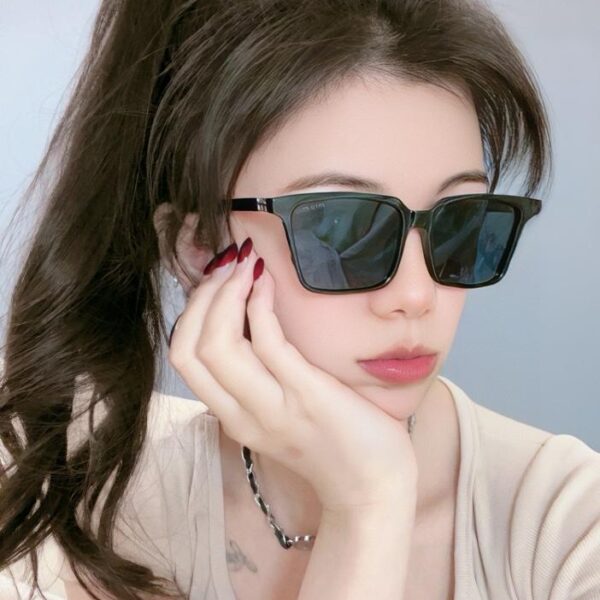 replica,repliche,fake,1:1,earrings,bracelet,ring,jewelry Nuovi occhiali da sole MIU MIU