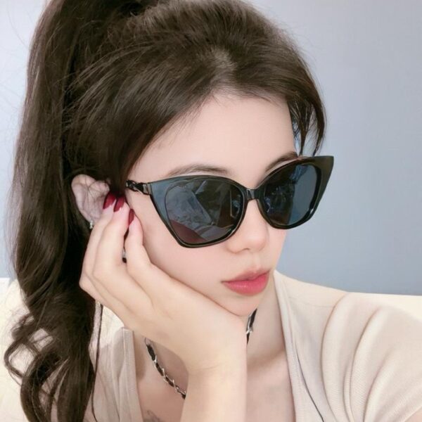 replica,repliche,fake,1:1,earrings,bracelet,ring,jewelry Nuovi occhiali da sole CHANEL