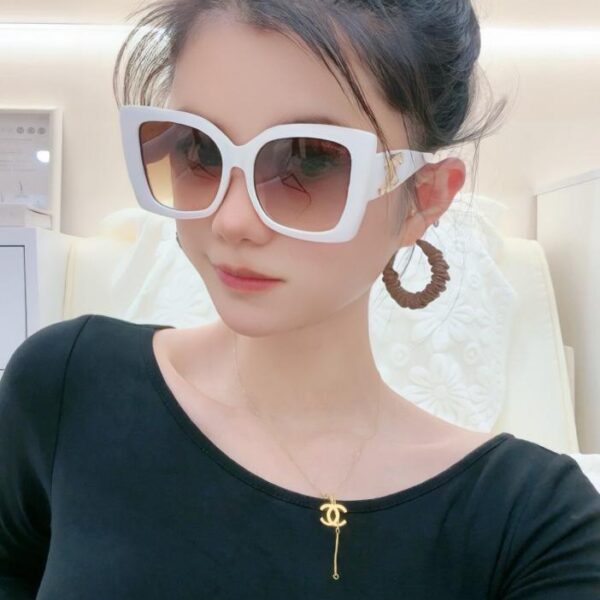 replica,repliche,fake,1:1,earrings,bracelet,ring,jewelry Nuovi occhiali da sole CHANEL