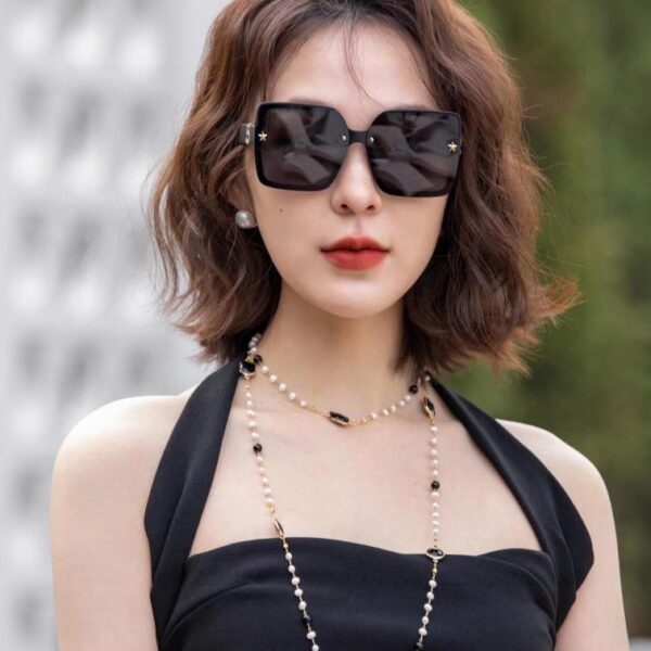 replica,repliche,fake,1:1,earrings,bracelet,ring,jewelry Occhiali da sole quadrati di nuova moda CHANEL