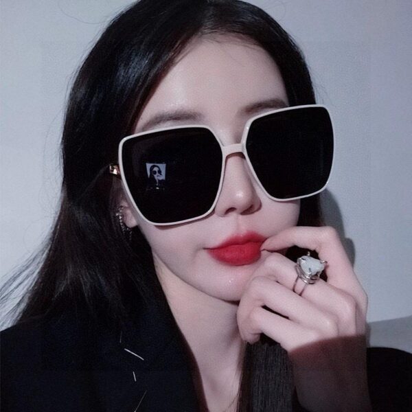 replica,repliche,fake,1:1,earrings,bracelet,ring,jewelry Occhiali da sole Chanel