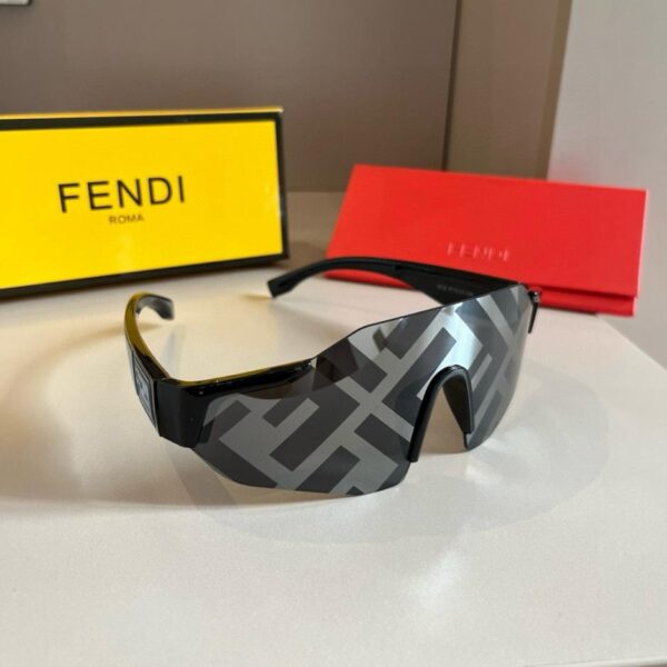 replica,repliche,fake,1:1,earrings,bracelet,ring,jewelry Fendi FD consiglia gli occhiali da sole per il ciclismo🕶