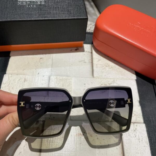 replica,repliche,fake,1:1,earrings,bracelet,ring,jewelry Occhiali da sole polarizzati Hermès da donna🕶️