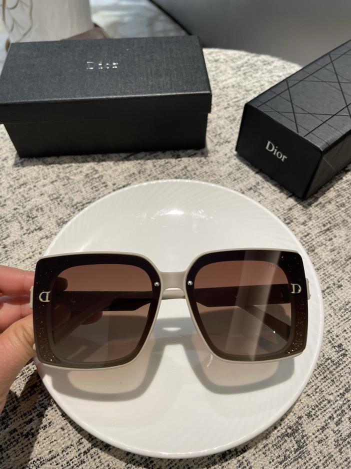 replica,repliche,fake,1:1,earrings,bracelet,ring,jewelry Occhiali da sole polarizzati in nylon HD Dior🕶 replica,repliche,fake,1:1,earrings,bracelet,ring,jewelry Occhiali da sole polarizzati in nylon HD Dior🕶