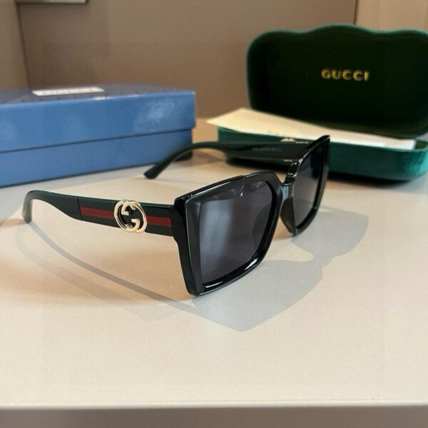replica,repliche,fake,1:1,earrings,bracelet,ring,jewelry Gucci Nuovi occhiali da sole Gucci