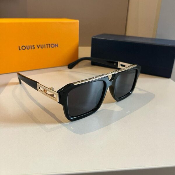 replica,repliche,fake,1:1,earrings,bracelet,ring,jewelry Occhiali da sole da uomo Louis Vuitton
