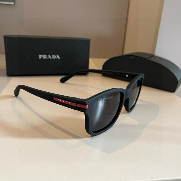 replica,repliche,fake,1:1,earrings,bracelet,ring,jewelry Occhiali da sole trendy da uomo e da donna Prada🕶