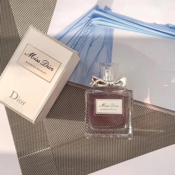 replica,repliche,fake,1:1,earrings,bracelet,ring,jewelry Dior Sweetheart Miss Blooming bouquet Flower Sweetheart Eau de Toilette 100 ml (6D82)