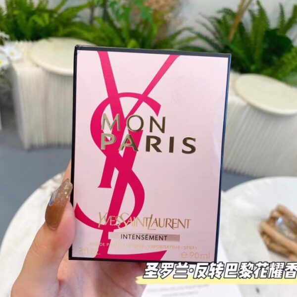 YSL ribalta Parigi
