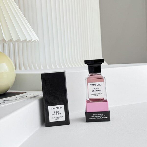 TF Nuova fragranza Oriental Desire Rose Under the Mist (9167)