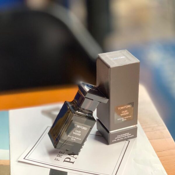 replica,repliche,fake,1:1,earrings,bracelet,ring,jewelry TF. Tom Ford LEGNO OUD 50ml