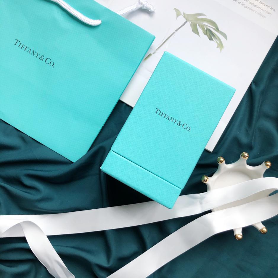 replica,repliche,fake,1:1,earrings,bracelet,ring,jewelry Tiffany & Co. Profumo per donna Tiffany Collaboration Classic Diamond Perfume 100 ml replica,repliche,fake,1:1,earrings,bracelet,ring,jewelry Tiffany & Co. Profumo per donna Tiffany Collaboration Classic Diamond Perfume 100 ml