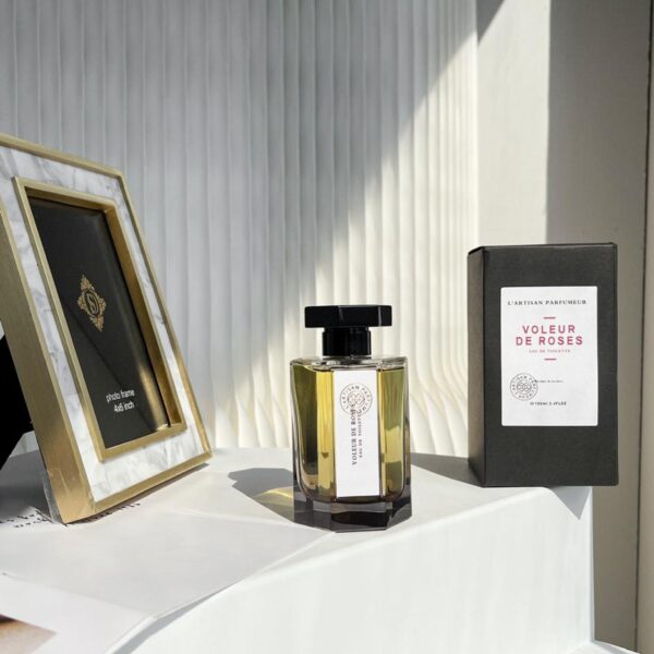 Profumo di rose artigianale ladro