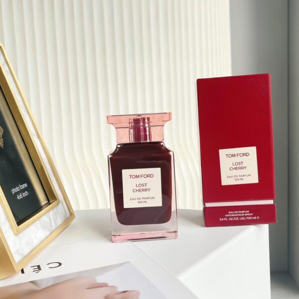 TOM FORD Edizione limitata Dolcezza della ciliegia cadente 100ml