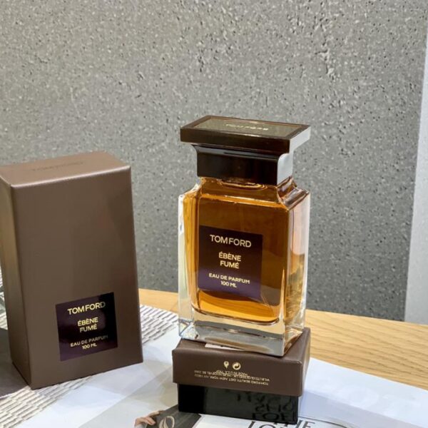 replica,repliche,fake,1:1,earrings,bracelet,ring,jewelry Tom Ford nuova fragranza Ebene fume affumicato oud