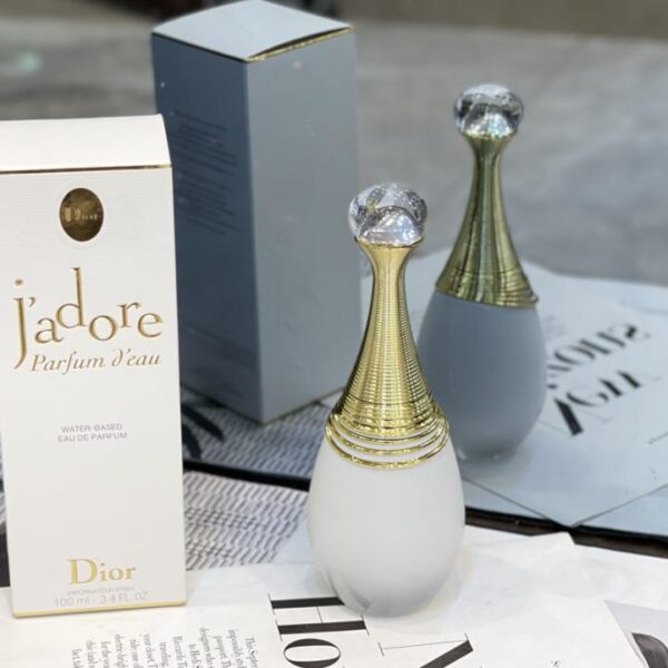 replica,repliche,fake,1:1,earrings,bracelet,ring,jewelry La nuova fragranza pura da donna di Dior 100 ml (B36B)