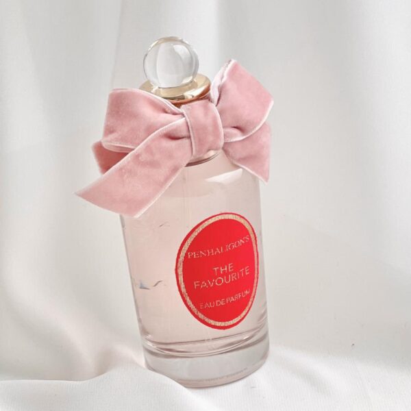 Il primo profumo rosa Whisper della regina preferita (69C1)