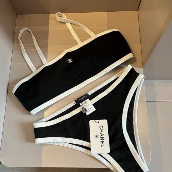 Chanel ha utilizzato un costume da bagno bikini tankini lavorato a maglia