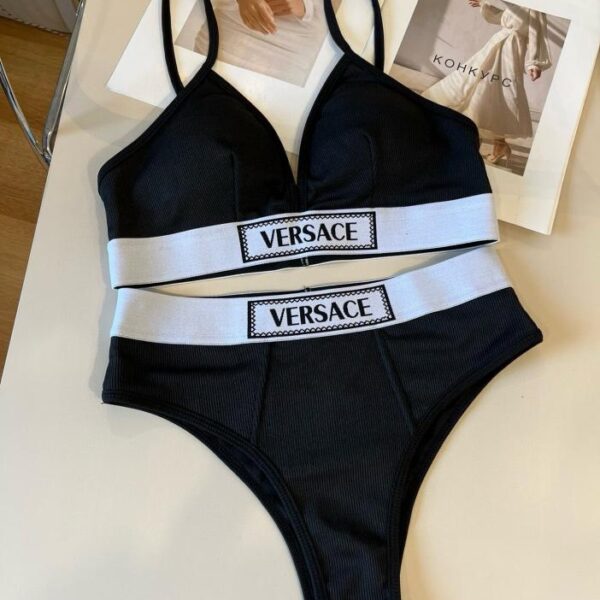replica,repliche,fake,1:1,earrings,bracelet,ring,jewelry Il nuovo bikini Web di Versace separa il set da bagno