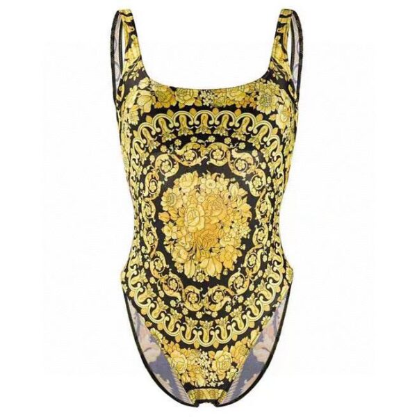 replica,repliche,fake,1:1,earrings,bracelet,ring,jewelry Il costume da bagno Versace è semplice ed elegante, adatto a varie scene: spiaggia, piscina, sorgente termale, parco acquatico, rafting