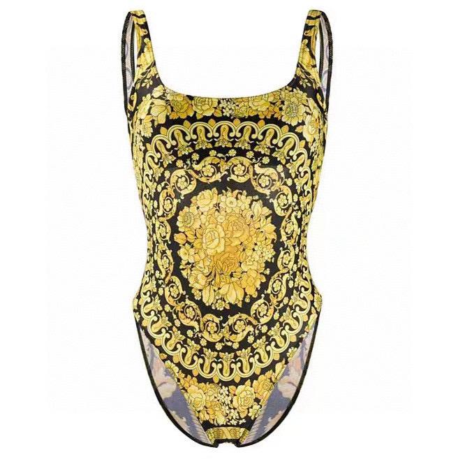 replica,repliche,fake,1:1,earrings,bracelet,ring,jewelry Il costume da bagno Versace è semplice ed elegante, adatto a varie scene: spiaggia, piscina, sorgente termale, parco acquatico, rafting replica,repliche,fake,1:1,earrings,bracelet,ring,jewelry Il costume da bagno Versace è semplice ed elegante, adatto a varie scene: spiaggia, piscina, sorgente termale, parco acquatico, rafting