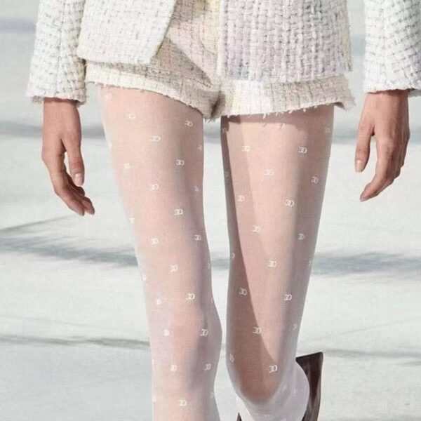 [1 paio in una scatola] CHANEL calze classiche floccate con lettere
