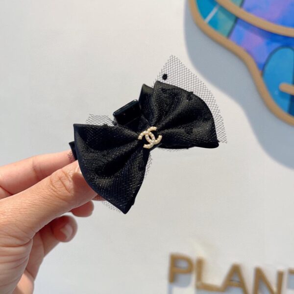 Viene fornito con confezione (singola) CHANEL nuova mini pinza a pois europea e americana